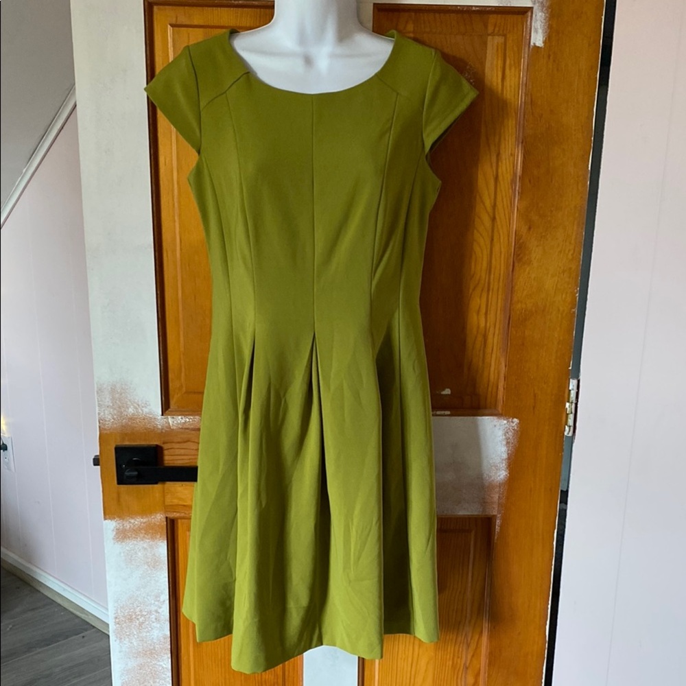 5/$20 - Ronni Nicole A-Line Dress - Size 6